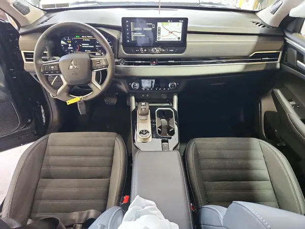 JA4J4VA83SZ051804 2025 MITSUBISHI OUTLANDER - Image 8