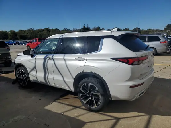 JA4J4VA84NZ061388 2022 MITSUBISHI OUTLANDER - Image 2