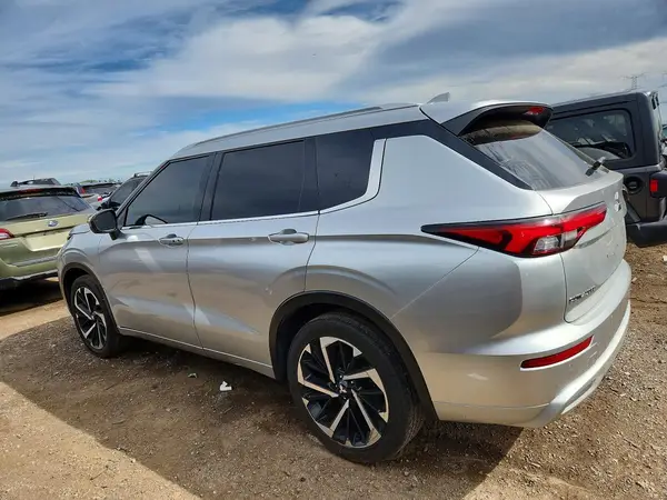 JA4J4VA84NZ074948 2022 MITSUBISHI OUTLANDER - Image 2