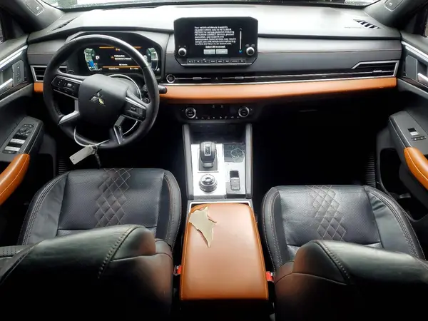 JA4J4VA84PZ016924 2023 MITSUBISHI OUTLANDER - Image 8