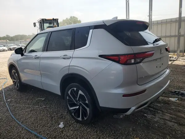 JA4J4VA84RZ029000 2024 MITSUBISHI OUTLANDER - Image 2