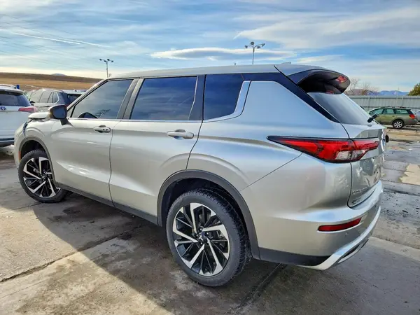 JA4J4VA84RZ036223 2024 MITSUBISHI OUTLANDER - Image 2
