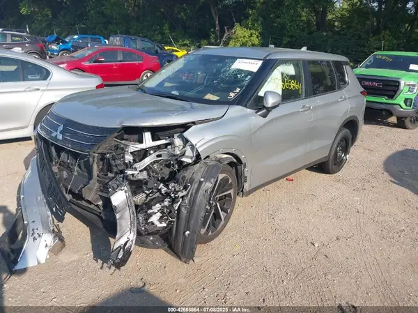 JA4J4VA84RZ039333 2024 MITSUBISHI OUTLANDER - Image 2