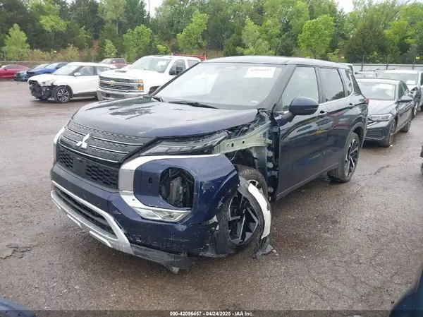 JA4J4VA84RZ044404 2024 MITSUBISHI OUTLANDER - Image 2