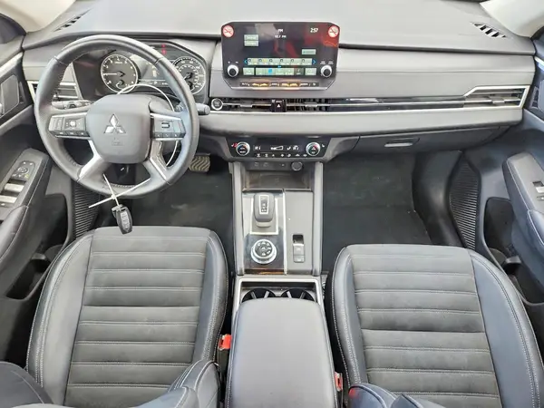 JA4J4VA84RZ053619 2024 MITSUBISHI OUTLANDER - Image 8