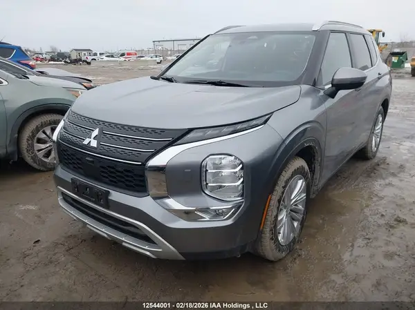 JA4J4VA84RZ605328 2024 MITSUBISHI OUTLANDER - Image 2