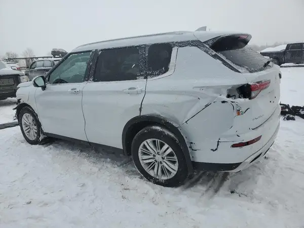 JA4J4VA84RZ612733 2024 MITSUBISHI OUTLANDER - Image 2