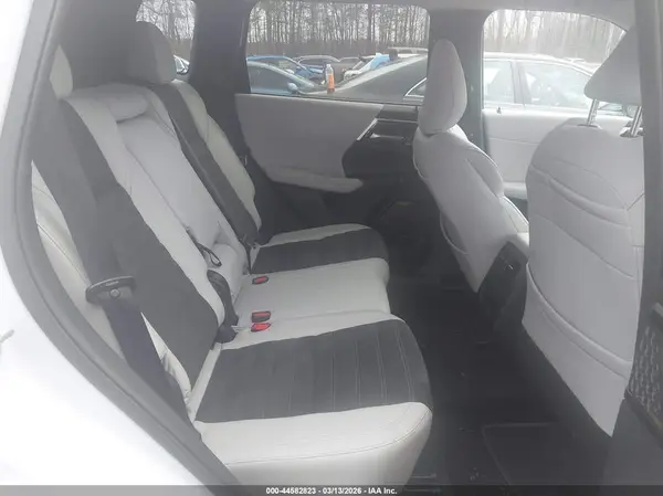 JA4J4VA84SZ014616 2025 MITSUBISHI OUTLANDER - Image 8