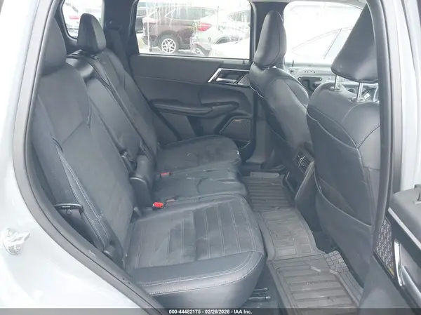 JA4J4VA84SZ027012 2025 MITSUBISHI OUTLANDER - Image 8