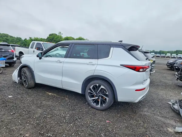 JA4J4VA85PZ008573 2023 MITSUBISHI OUTLANDER - Image 2