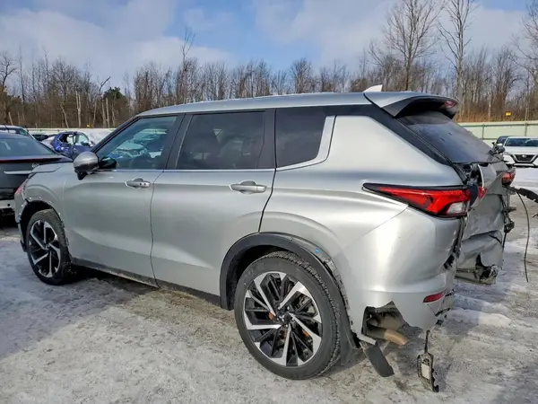 JA4J4VA85RZ030821 2024 MITSUBISHI OUTLANDER - Image 2