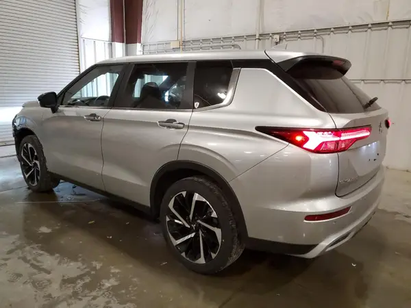 JA4J4VA85RZ040216 2024 MITSUBISHI OUTLANDER - Image 2
