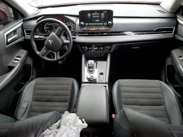 JA4J4VA85RZ048820 2024 MITSUBISHI OUTLANDER - Image 8