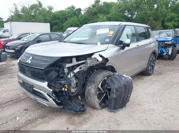 JA4J4VA85RZ050308 2024 MITSUBISHI OUTLANDER - Image 2