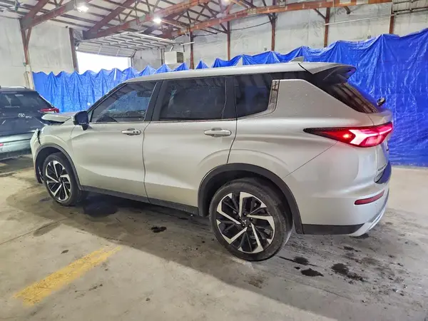 JA4J4VA85RZ057629 2024 MITSUBISHI OUTLANDER - Image 2