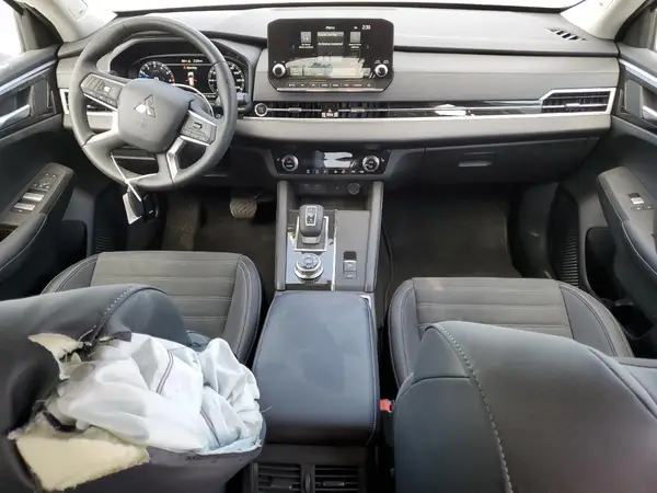 JA4J4VA85RZ071644 2024 MITSUBISHI OUTLANDER - Image 8