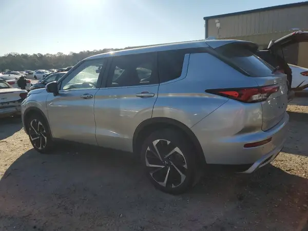 JA4J4VA85RZ074821 2024 MITSUBISHI OUTLANDER - Image 2
