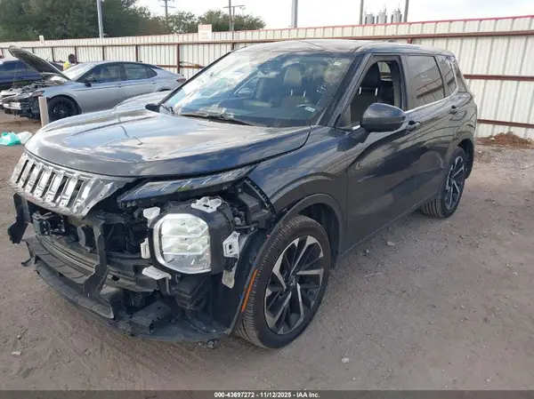 JA4J4VA85RZ076424 2024 MITSUBISHI OUTLANDER - Image 2