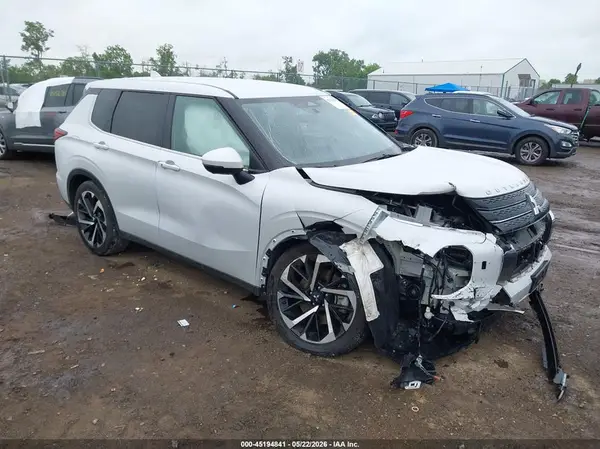 JA4J4VA85RZ083857 2024 MITSUBISHI OUTLANDER - Image 1