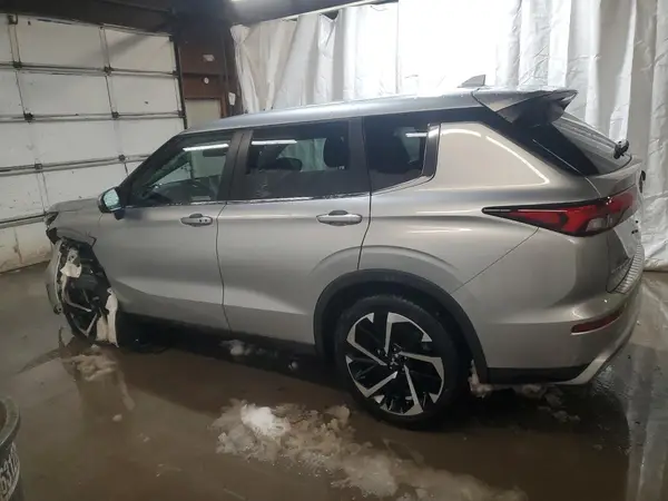 JA4J4VA85RZ084314 2024 MITSUBISHI OUTLANDER - Image 2