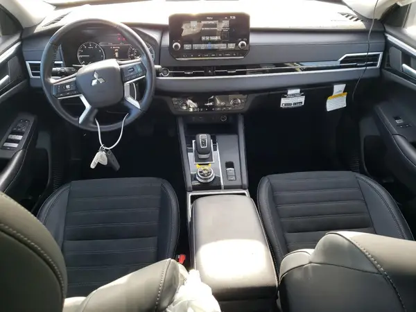 JA4J4VA85RZ085978 2024 MITSUBISHI OUTLANDER - Image 8