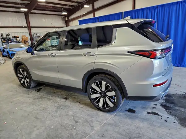 JA4J4VA85SZ015712 2025 MITSUBISHI OUTLANDER - Image 2