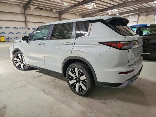 JA4J4VA85SZ020800 2025 MITSUBISHI OUTLANDER - Image 2