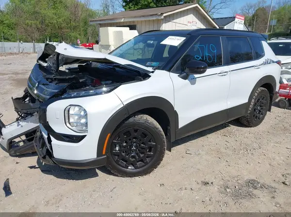 JA4J4VA85SZ039962 2025 MITSUBISHI OUTLANDER - Image 2