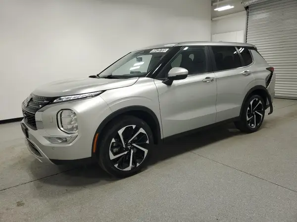 JA4J4VA86RZ033713 2024 MITSUBISHI OUTLANDER - Image 1