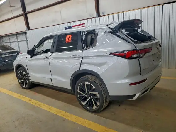 JA4J4VA86RZ041049 2024 MITSUBISHI OUTLANDER - Image 2
