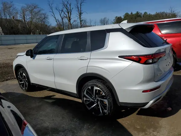 JA4J4VA86RZ054688 2024 MITSUBISHI OUTLANDER - Image 2