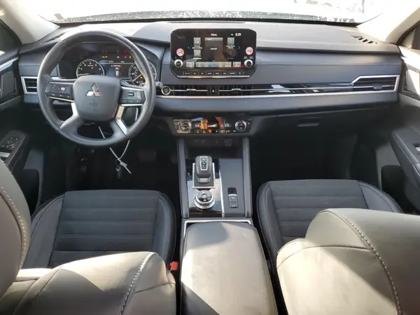 JA4J4VA86RZ079803 2024 MITSUBISHI OUTLANDER - Image 8