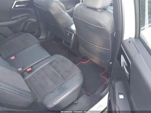 JA4J4VA86RZ087674 2024 MITSUBISHI OUTLANDER - Image 8