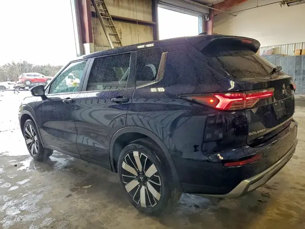 JA4J4VA86SZ011832 2025 MITSUBISHI OUTLANDER - Image 2
