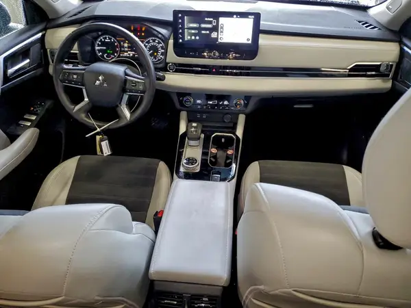 JA4J4VA86SZ011832 2025 MITSUBISHI OUTLANDER - Image 8