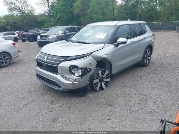 JA4J4VA86SZ014584 2025 MITSUBISHI OUTLANDER - Image 2