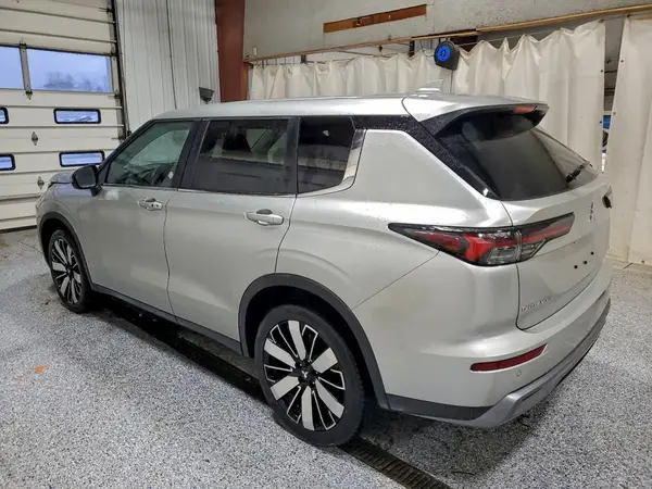 JA4J4VA86SZ016898 2025 MITSUBISHI OUTLANDER - Image 2