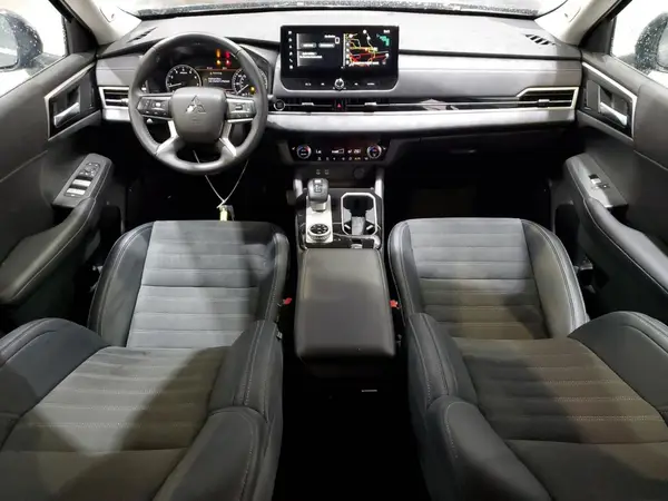 JA4J4VA86SZ022149 2025 MITSUBISHI OUTLANDER - Image 8