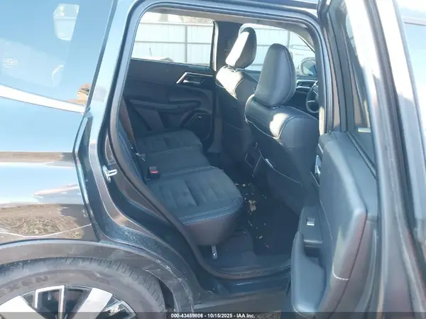 JA4J4VA86SZ023219 2025 MITSUBISHI OUTLANDER - Image 8