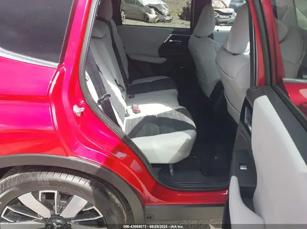JA4J4VA86SZ024807 2025 MITSUBISHI OUTLANDER - Image 8