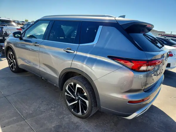 JA4J4VA87NZ060011 2022 MITSUBISHI OUTLANDER - Image 2