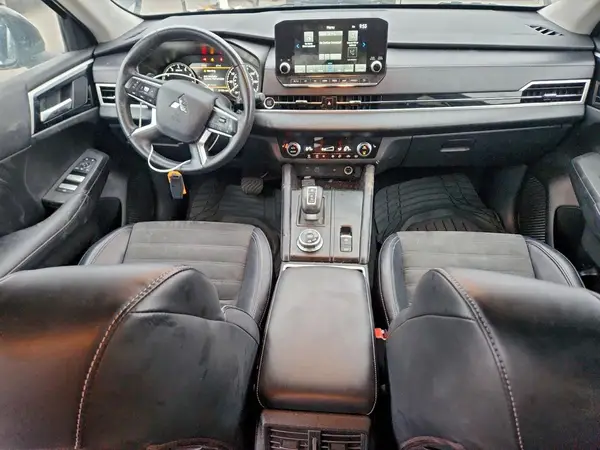 JA4J4VA87RZ013308 2024 MITSUBISHI OUTLANDER - Image 8
