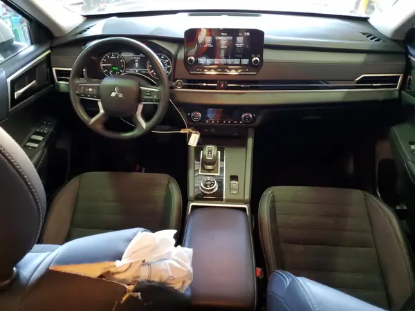 JA4J4VA87RZ029735 2024 MITSUBISHI OUTLANDER - Image 8