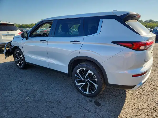JA4J4VA87RZ058779 2024 MITSUBISHI OUTLANDER - Image 2