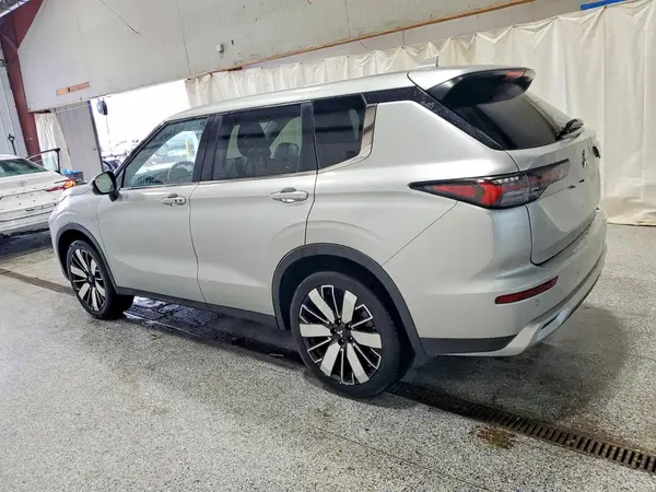 JA4J4VA87SZ016716 2025 MITSUBISHI OUTLANDER - Image 2