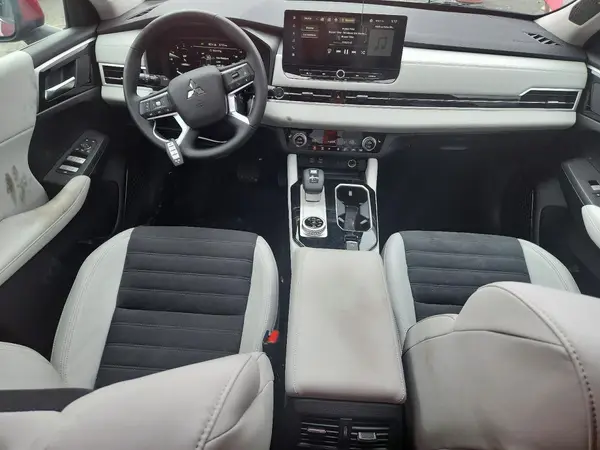 JA4J4VA87SZ017378 2025 MITSUBISHI OUTLANDER - Image 8