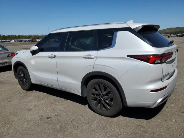 JA4J4VA88NZ084057 2022 MITSUBISHI OUTLANDER - Image 2