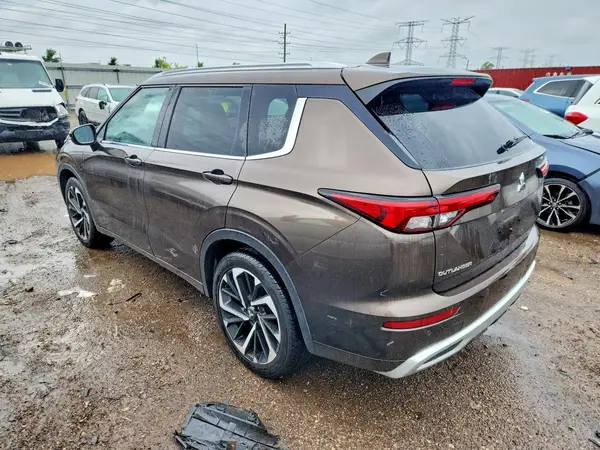 JA4J4VA88NZ091879 2022 MITSUBISHI OUTLANDER - Image 2
