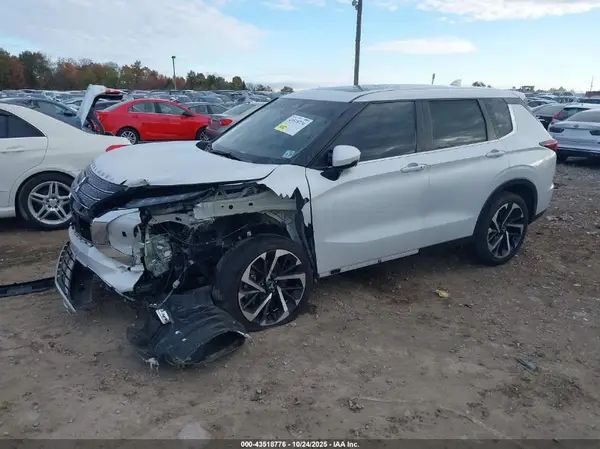 JA4J4VA88RZ008005 2024 MITSUBISHI OUTLANDER - Image 2