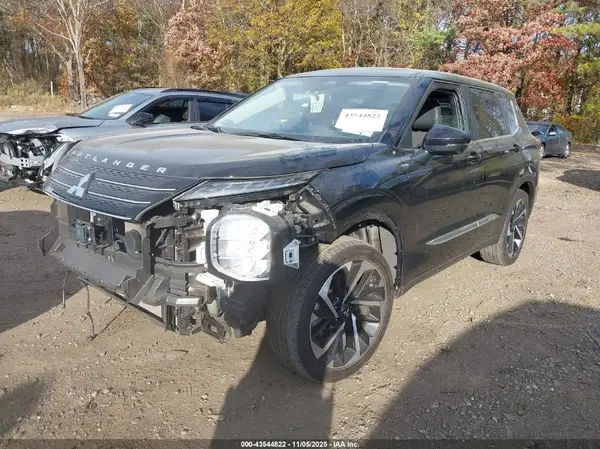 JA4J4VA88RZ022731 2024 MITSUBISHI OUTLANDER - Image 2